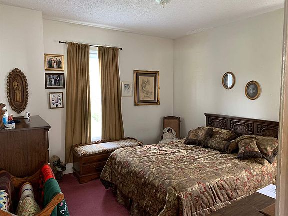3rd image of 205 5th Ave NE