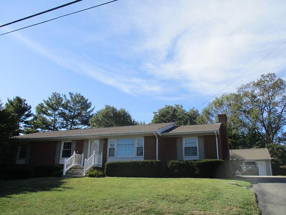 1st image of 4865 Westhill Dr