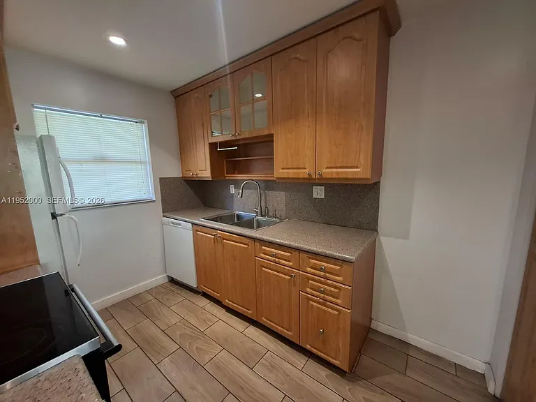 4111 Stirling Rd #308 — Photo 3