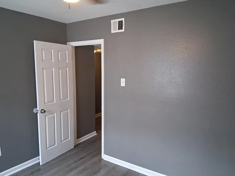 4337 Loire Dr — Photo 8