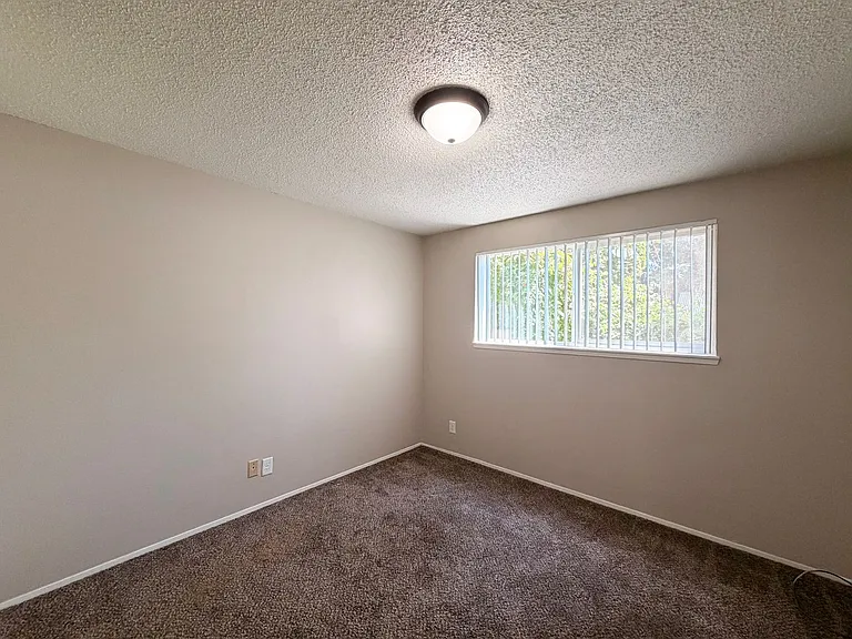 5200 Windsor Island Rd N — Photo 28