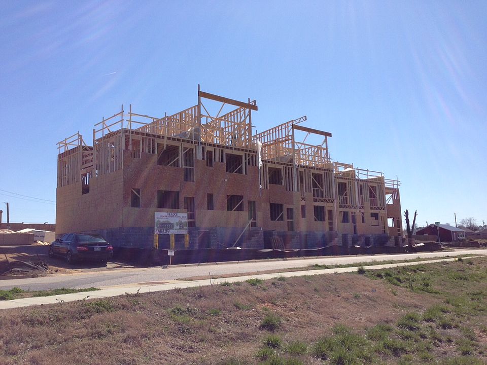 1st image of 1550 Forest Lake Dr