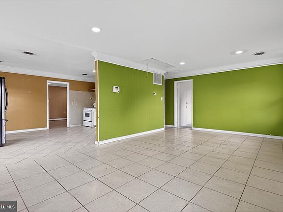 5th image of 6918 Dudley Ave