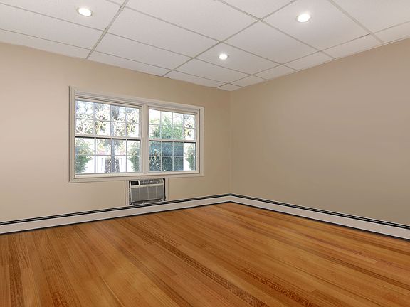 2nd image of 192 Ashford Ave
