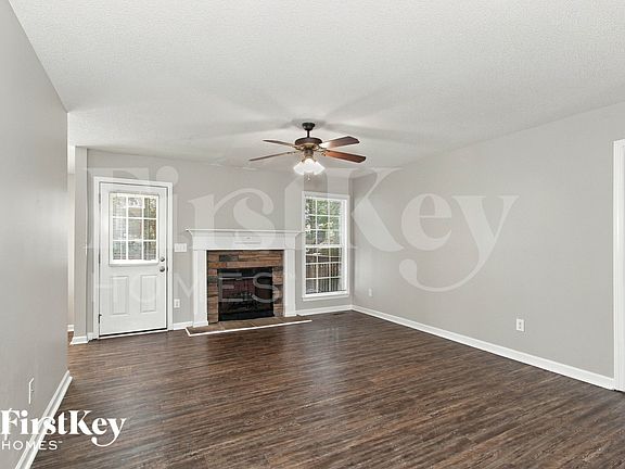 2nd image of 1011 Hickory Cir