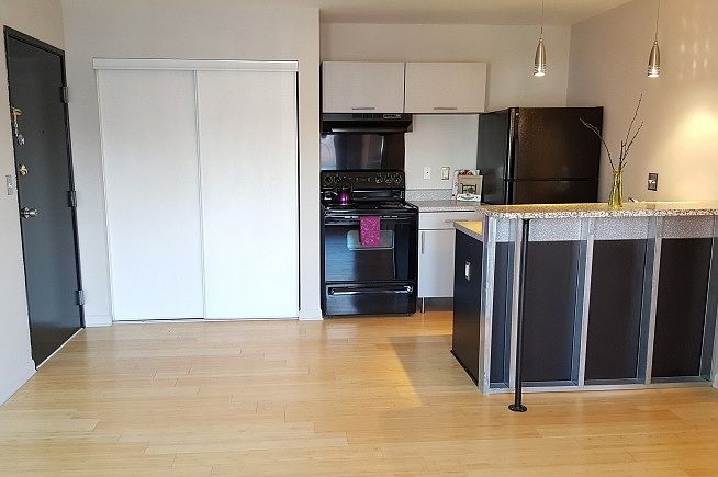 1st image of 612 S Center St APT 201
