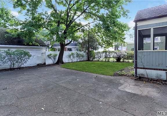 3rd image of 80 Wright Ave