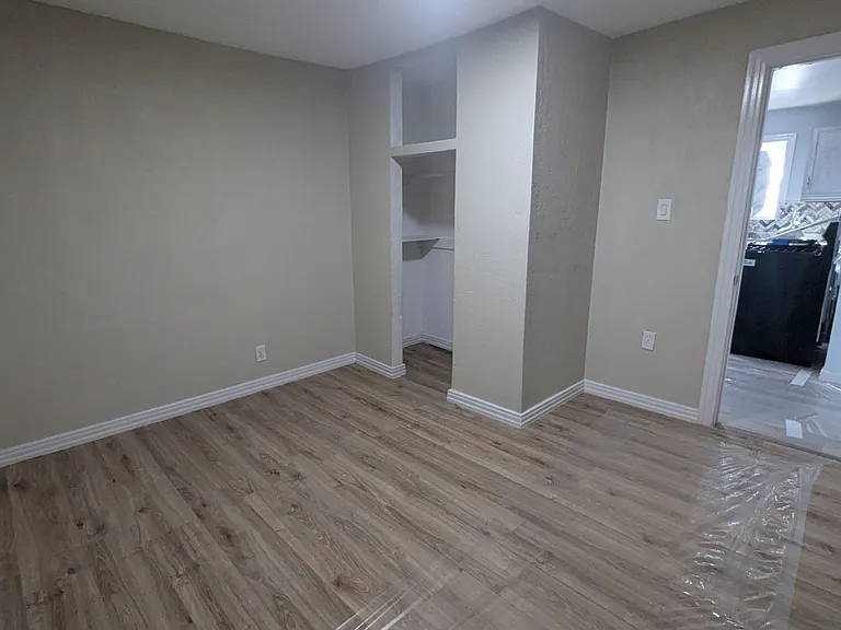 1806 Bayside St — Photo 12