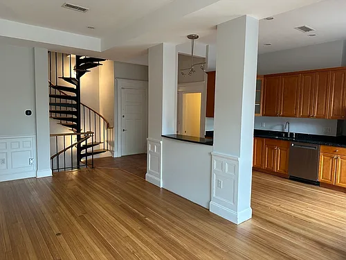 1757 Beacon St #1A Photo 1