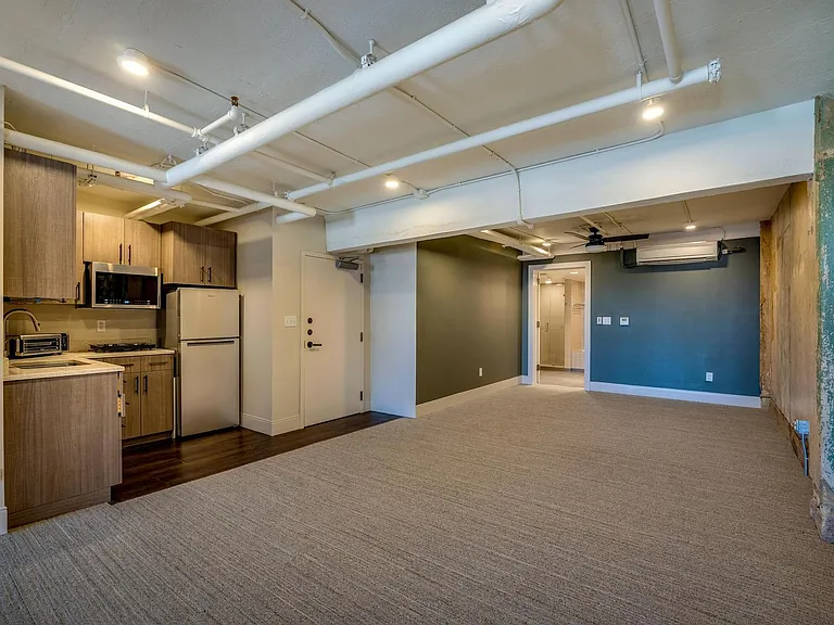 219 N Alamo St — Photo 22
