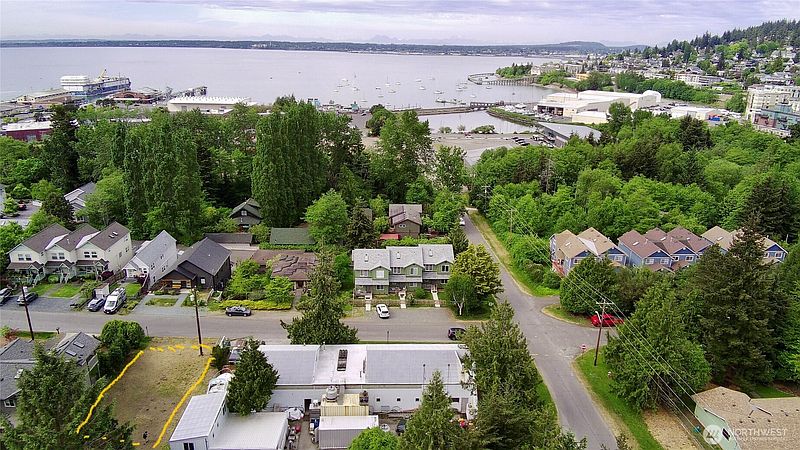 5th image of 542 Donovan Avenue