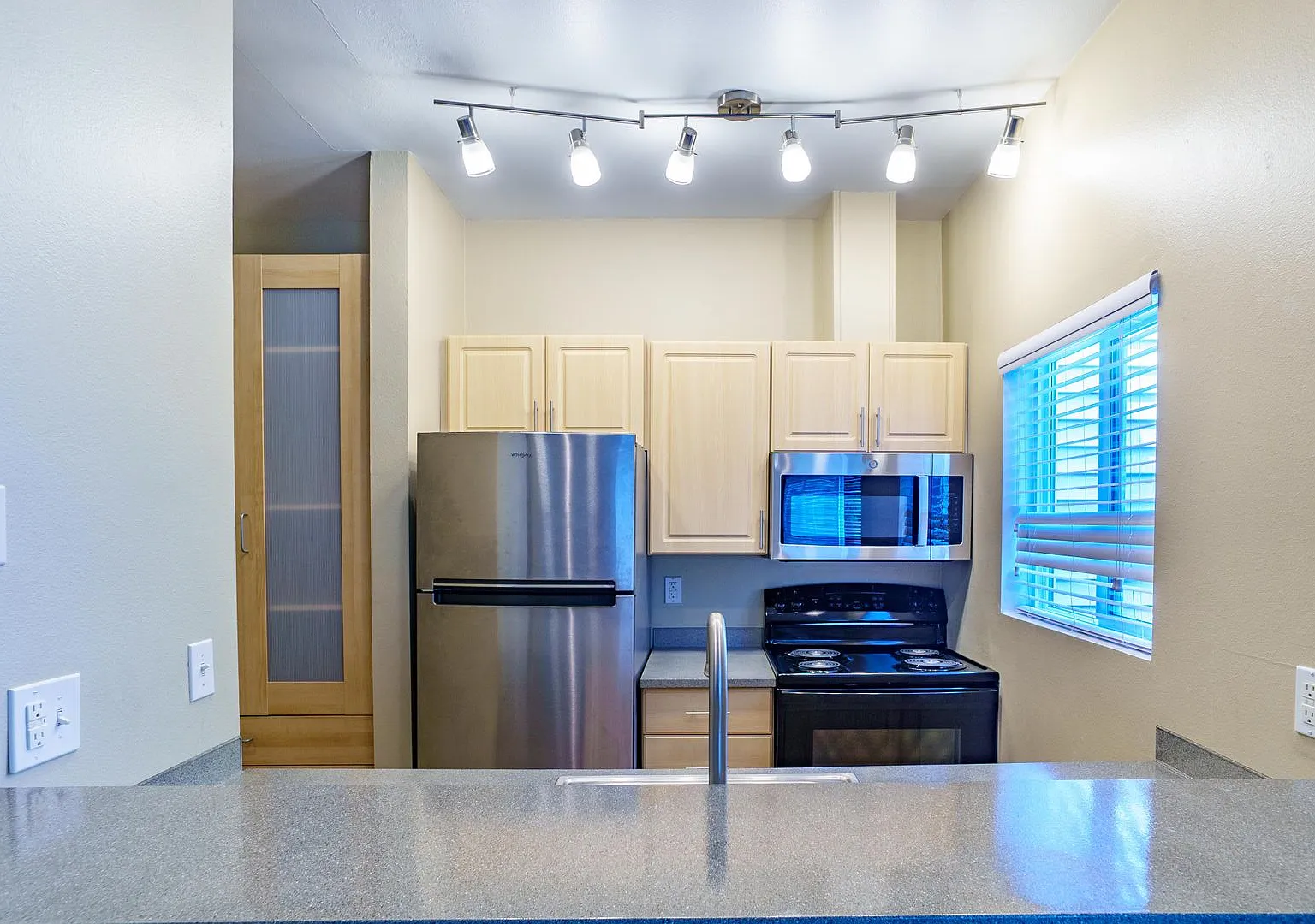 Downtown Fremont / Modern Building w/ Rooftop deck! Top Floor Corner unit w/ huge windows & Parki... — Photo 1