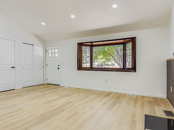 4th image of 301 S Newland St
