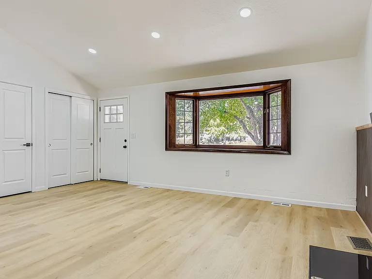 301 S Newland St — Photo 4