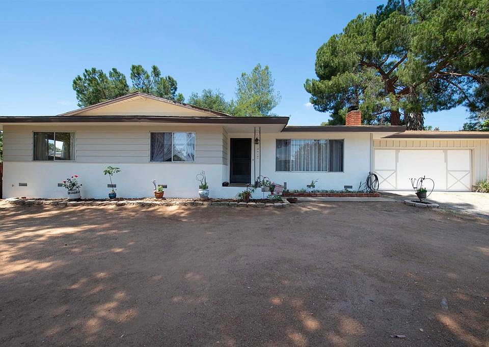 1st image of 1687 S Citrus Ave