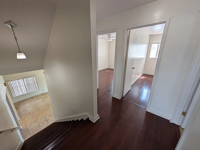 1094 Stillwell Ave — Photo 14