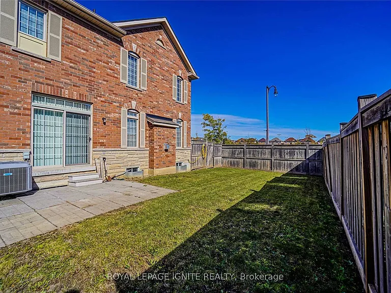 26 Ironshield Dr #UPPER — Photo 6