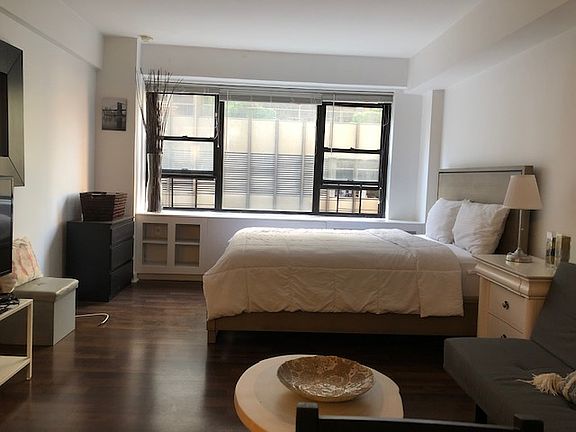 5th image of 210 E 47th St APT 10E
