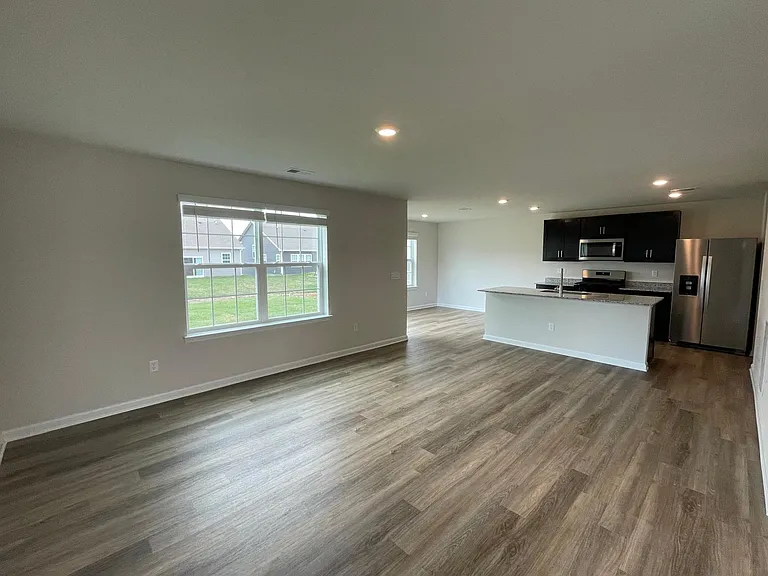 182 Hamstead Dr — Photo 5