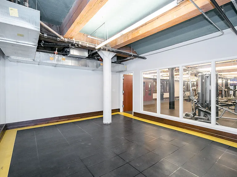 Lucas Place Lofts — Photo 10