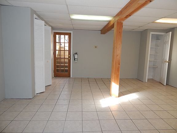 Basement w/ walkout