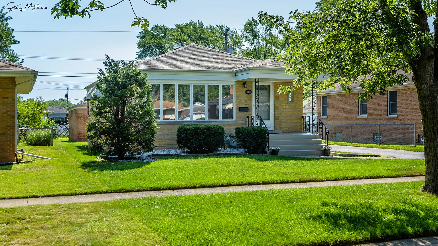 18721 William St photo 1