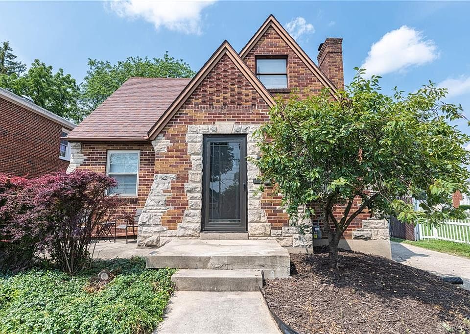 1st image of 305 W Dorothy Ln