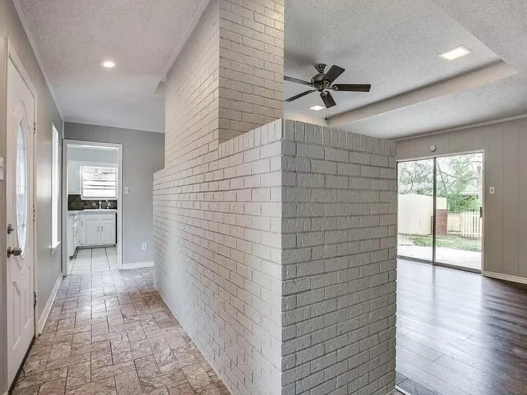 726 Cottonwood Cir — Photo 34