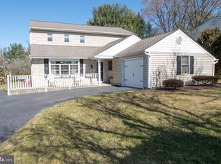 251 Chapel Dr, Holland, PA 18966
