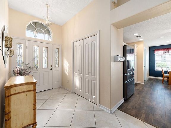 3rd image of 1529 Straton Way