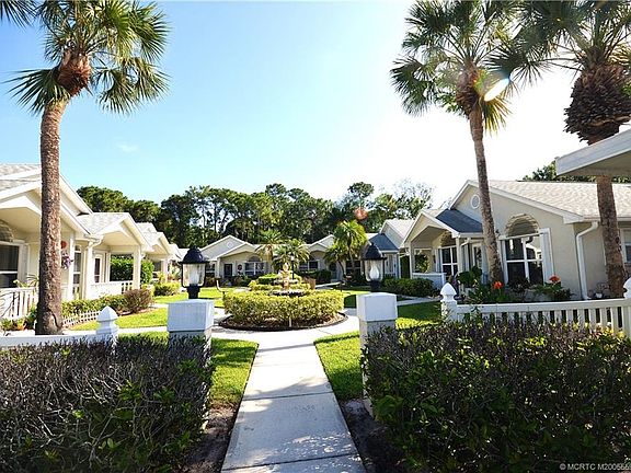 3rd image of 1109 NW Lombardy Dr