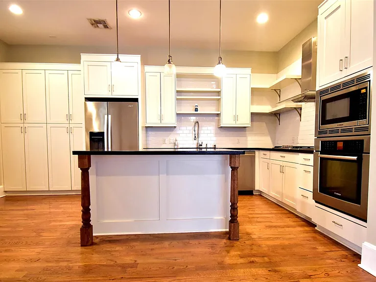 1538 W 23rd St #C — Photo 5