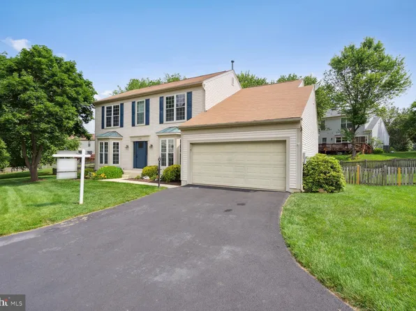 2786 Maple Ridge Dr, Woodbridge, VA 22192