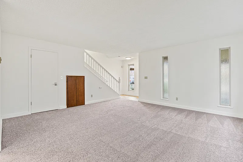 2 bed, 1.5 bath, 1310 sqft, $3,200 — Photo 3