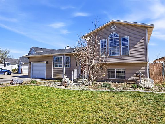 2nd image of 6831 S Fox Ridge Way