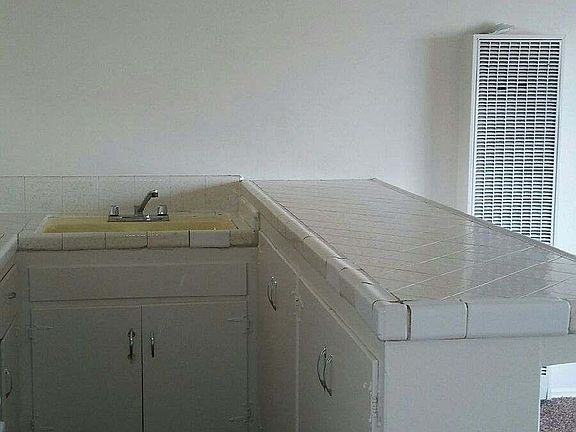 3rd image of 15352 Vanowen St APT 19