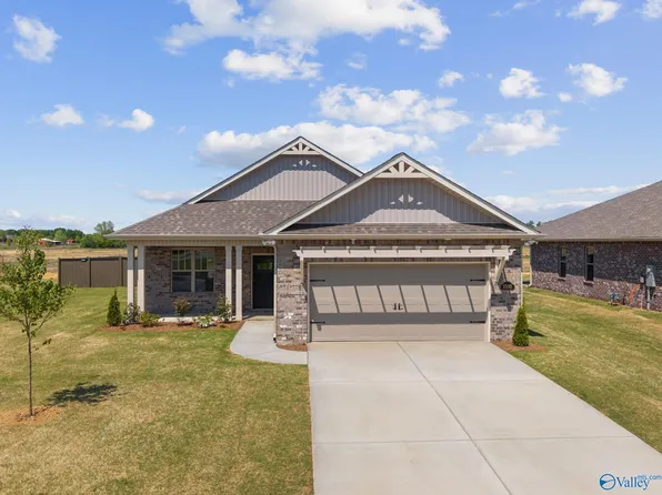1005 Waterhouse Ln, Decatur, AL 35603