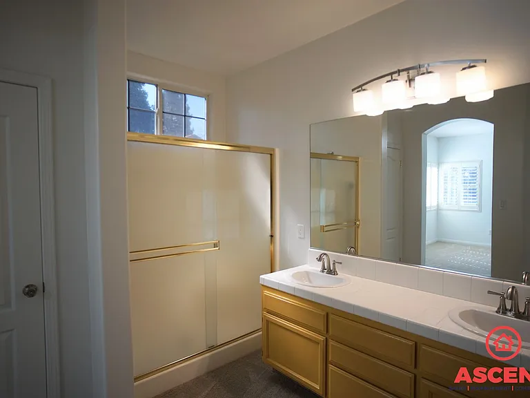 8407 Glenlakes Ct — Photo 13
