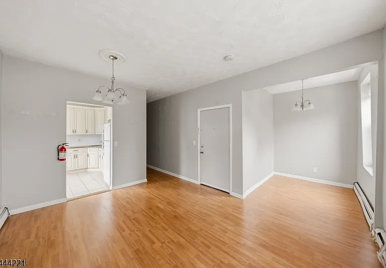 290 Ogden St — Photo 10