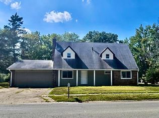 300 S Glenview Dr, Carbondale, IL 62901