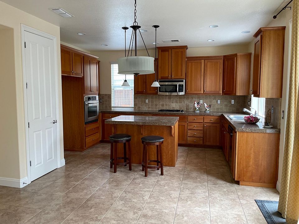 2nd image of 4203 Cherry Blossom Ln