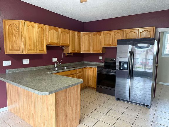5th image of 303 Maple St