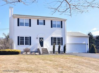 4 Polo Cir, Cranston, RI 02921