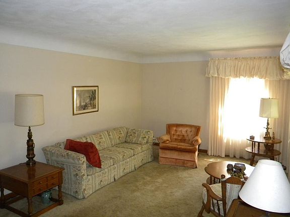 5th image of 2204 Payne Ave N