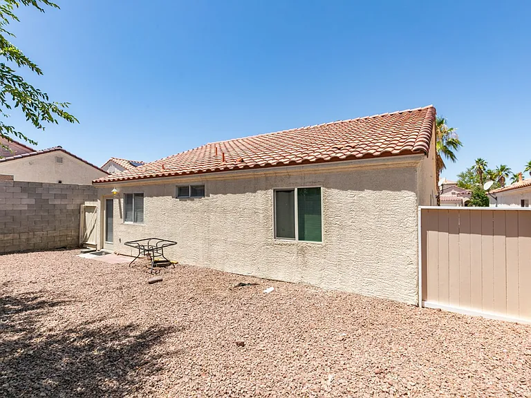9660 Crystal Ridge Rd — Photo 41