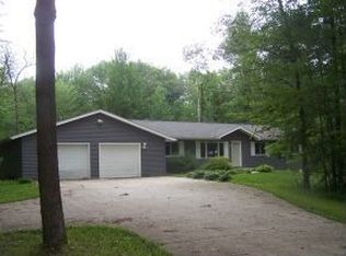 6839 Birchwood Shores Ln, Oconto Falls, WI 54154