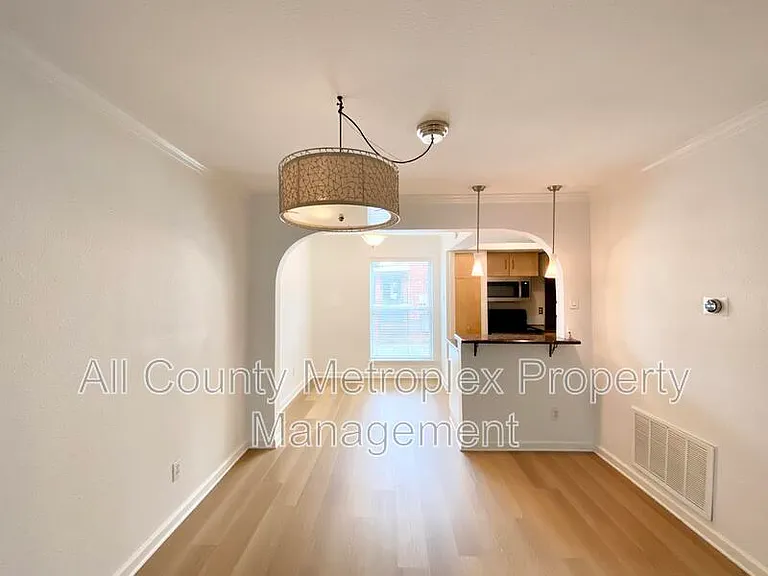 4520 Holland Ave #206 — Photo 4