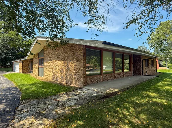 820 Iroquois Trl, Niles, MI 49120