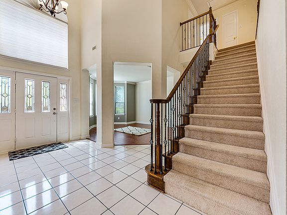 4th image of 4021 Sun Meadows St