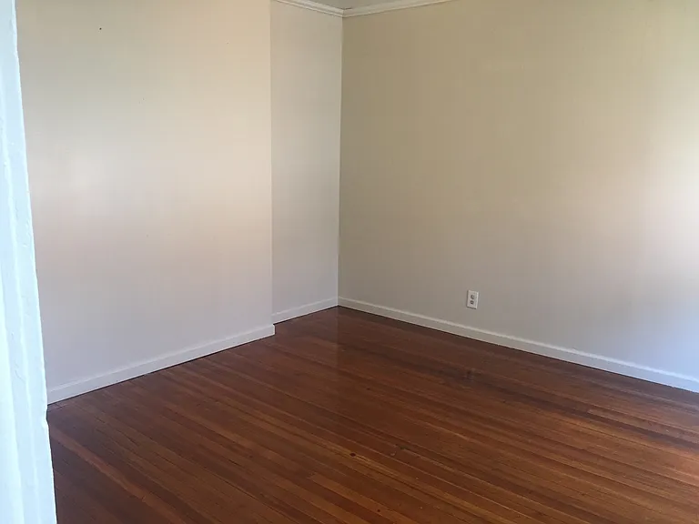 32 Center St — Photo 11